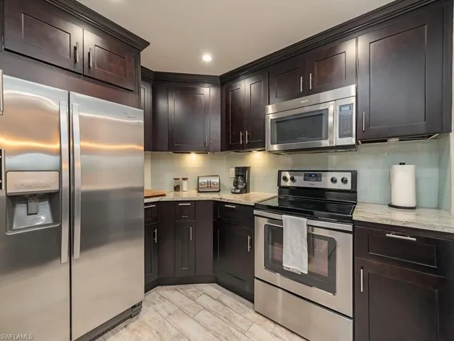 1  Bluebill  AVE, Naples, FL 34108