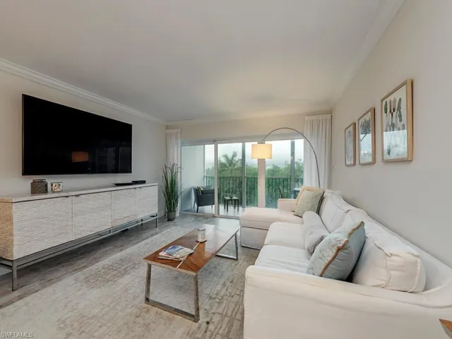 1  Bluebill  AVE, Naples, FL 34108