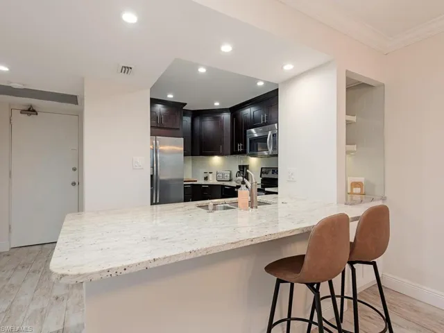 1  Bluebill  AVE, Naples, FL 34108