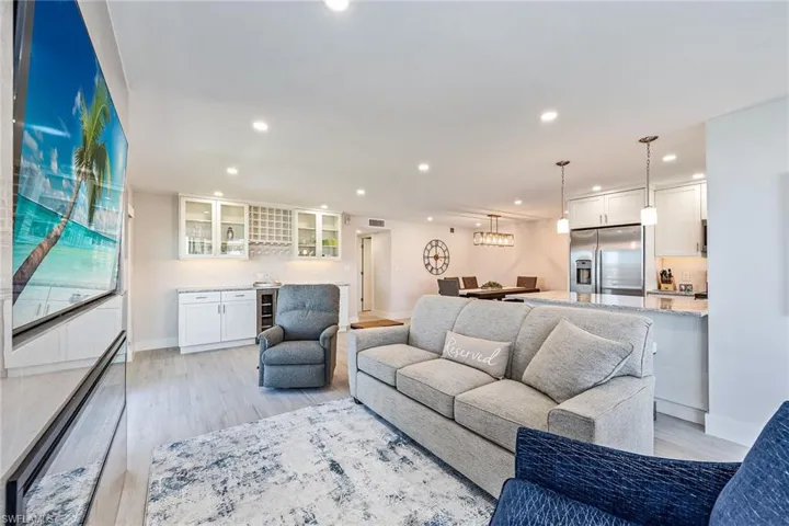 3000 Gulf Shore Blvd N # 216, Naples Fl 34103