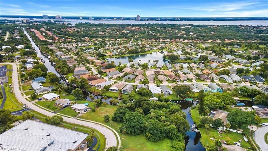 941  Iris  DR, NORTH FORT MYERS, FL 33903