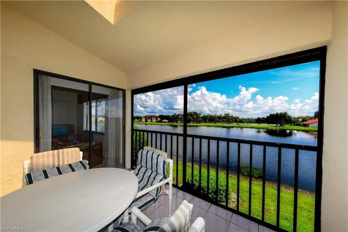 Lanai with Table and Chairs