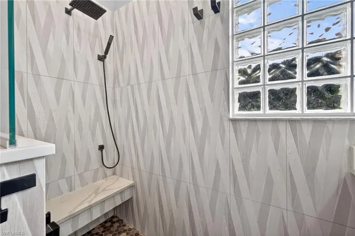 9512 Mariners Cove Ln, Fort Myers, Florida 33919