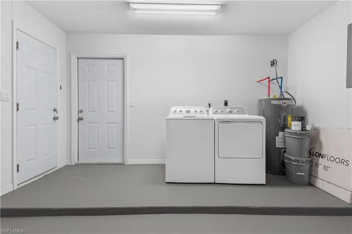 2100 NE 14th  PL, Cape Coral, FL 33909