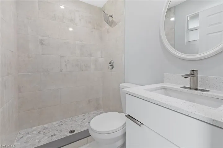 2100 NE 14th  PL, Cape Coral, FL 33909