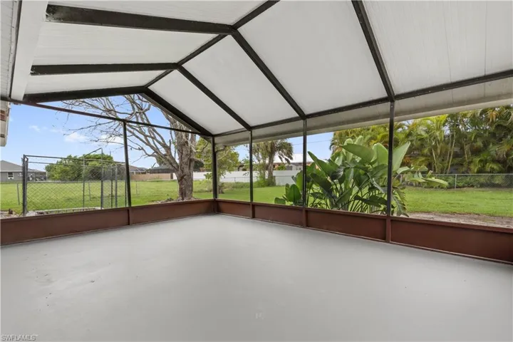 2100 NE 14th  PL, Cape Coral, FL 33909