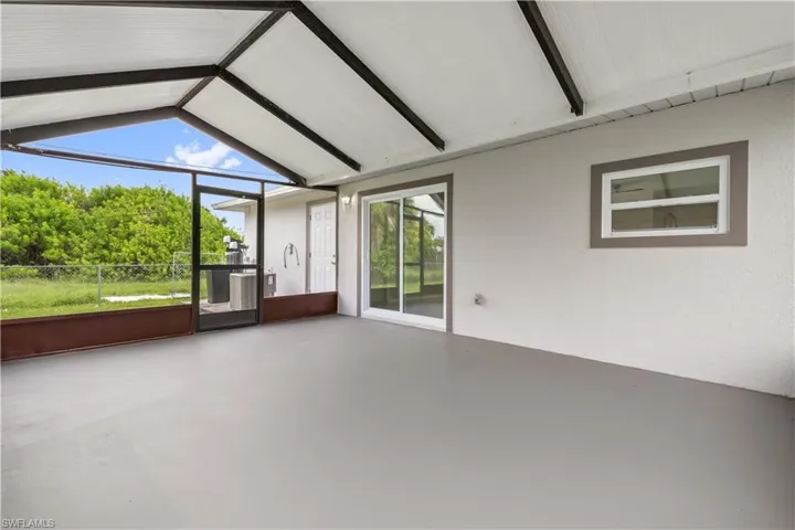 2100 NE 14th  PL, Cape Coral, FL 33909