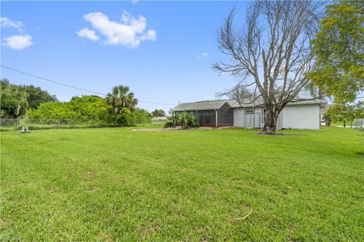 2100 NE 14th  PL, Cape Coral, FL 33909