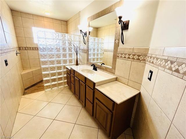 5110  Rutland  CT, Cape Coral, FL 33904
