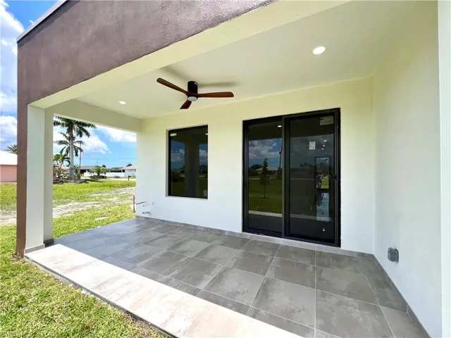 View of patio / terrace with ceiling fan