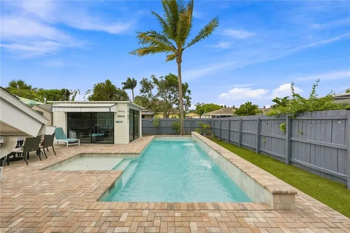 862 97th Ave N, Naples, Florida 34108