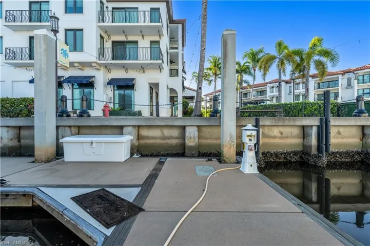 1500 5th Ave S, Naples, Florida 34102