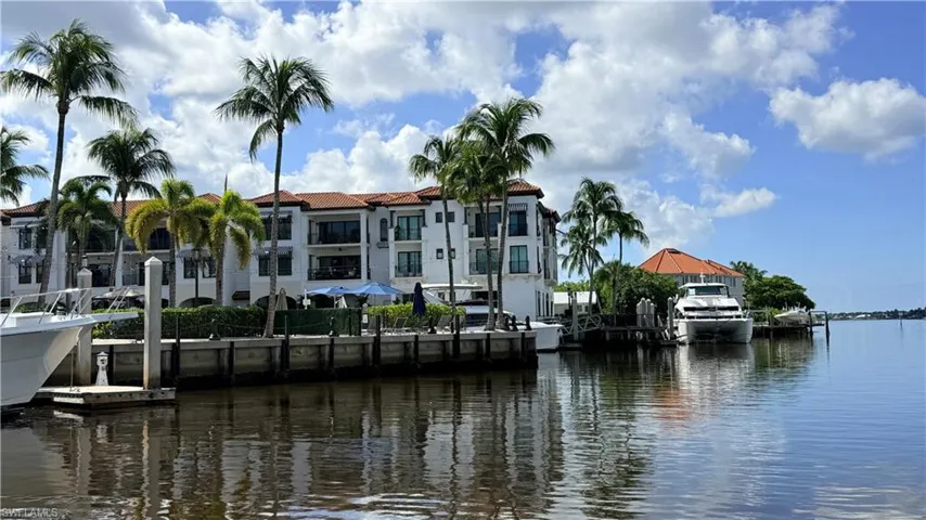 1500 5th Ave S, Naples, Florida 34102