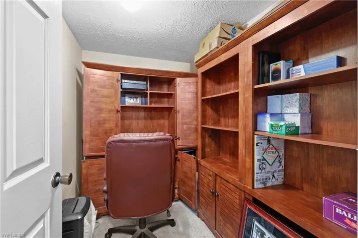 Den/ Flex space
