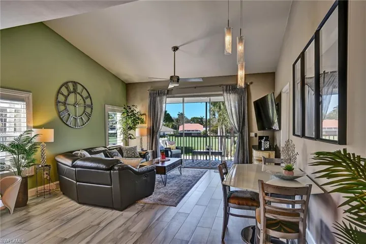 Benefits of an END UNIT, lots of good light and checkout the Fairway View!