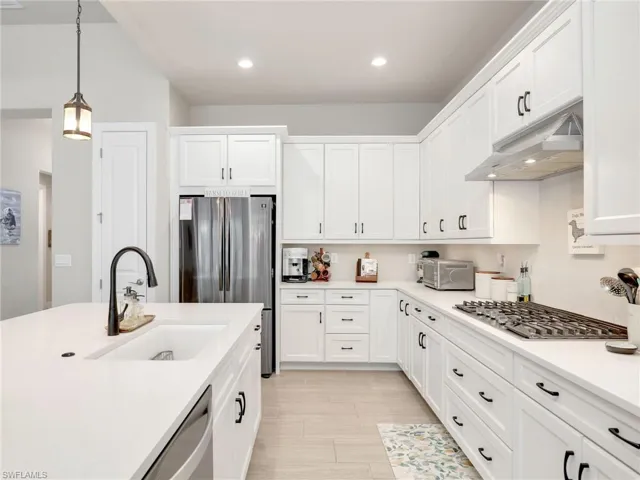 10047  Florence  CIR, Naples, FL 34119