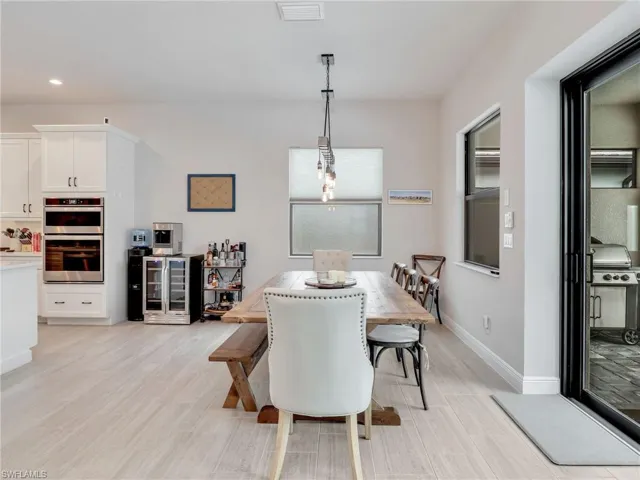 10047  Florence  CIR, Naples, FL 34119