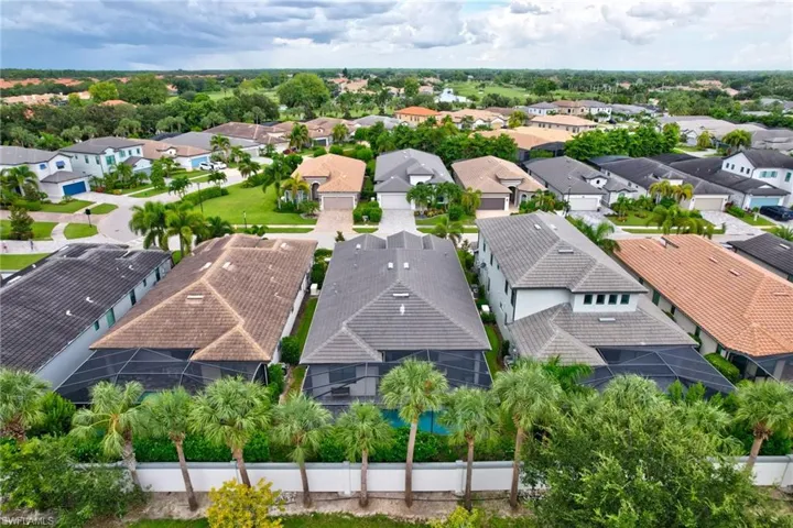 10047  Florence  CIR, Naples, FL 34119