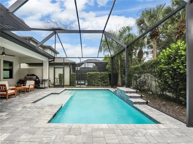 10047  Florence  CIR, Naples, FL 34119