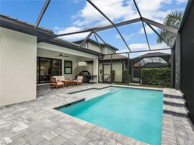 10047  Florence  CIR, Naples, FL 34119