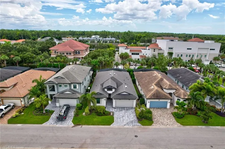 10047  Florence  CIR, Naples, FL 34119