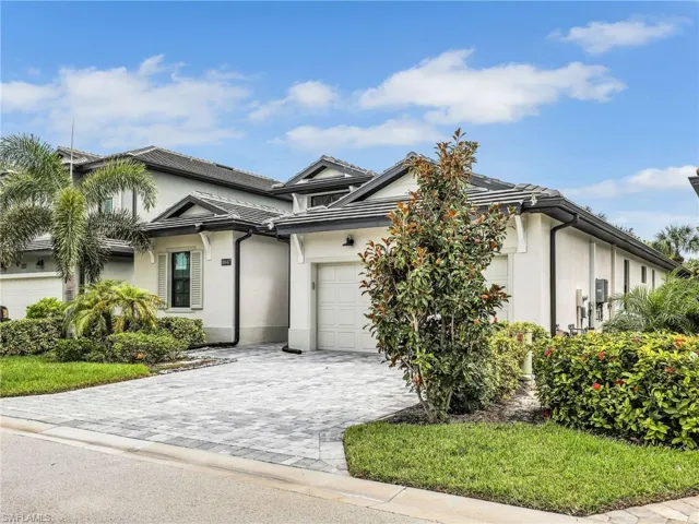10047  Florence  CIR, Naples, FL 34119