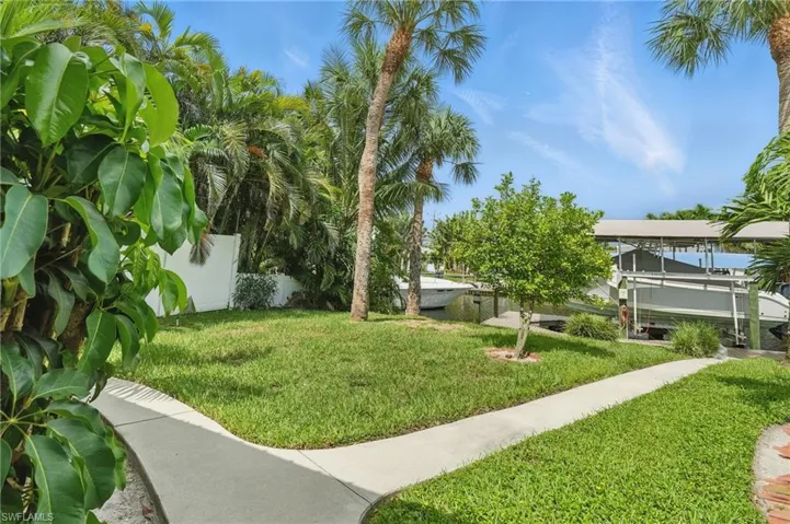 5305 Darby Ct, Cape Coral, Florida 33904