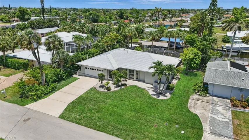 5305 Darby Ct, Cape Coral, Florida 33904