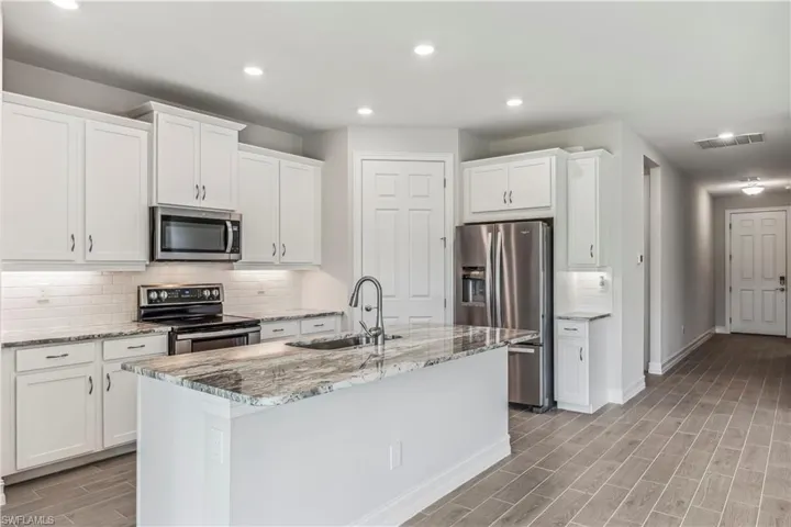 3792  Crosswater  DR, North Fort Myers, FL 33917