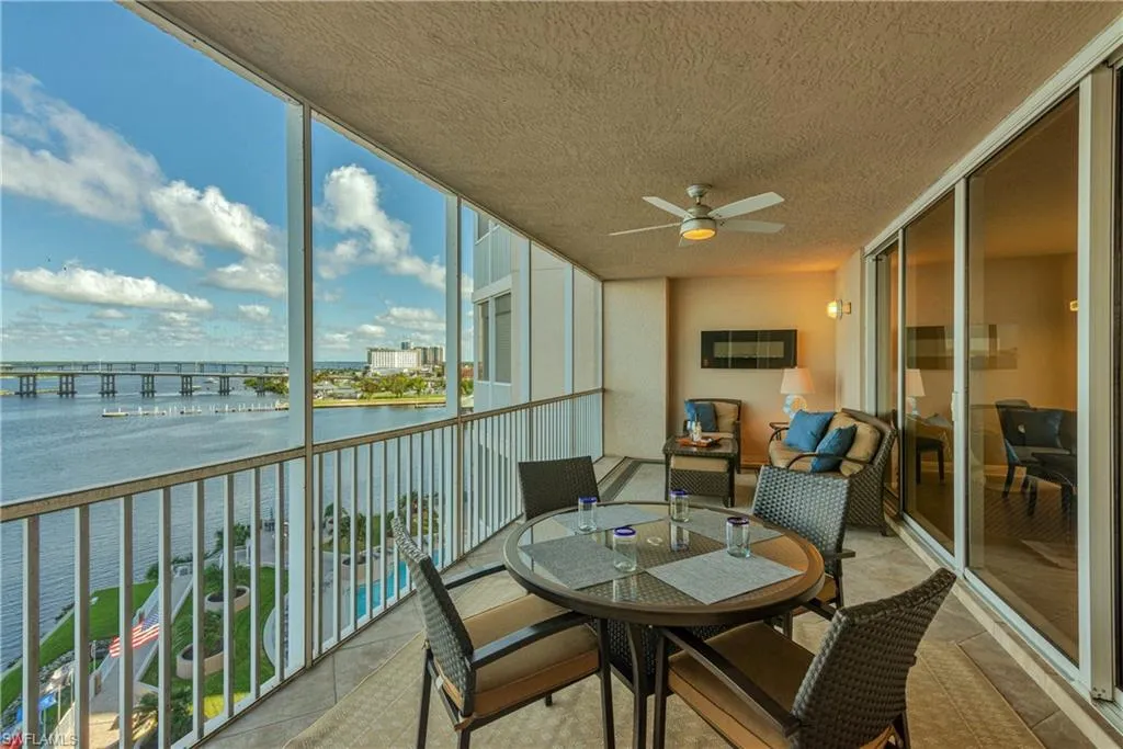 2104 FIRST ST, Fort Myers, FL 33901,224091357