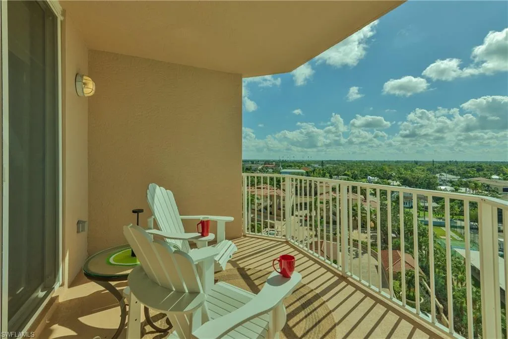 2104 FIRST ST, Fort Myers, FL 33901,224091357