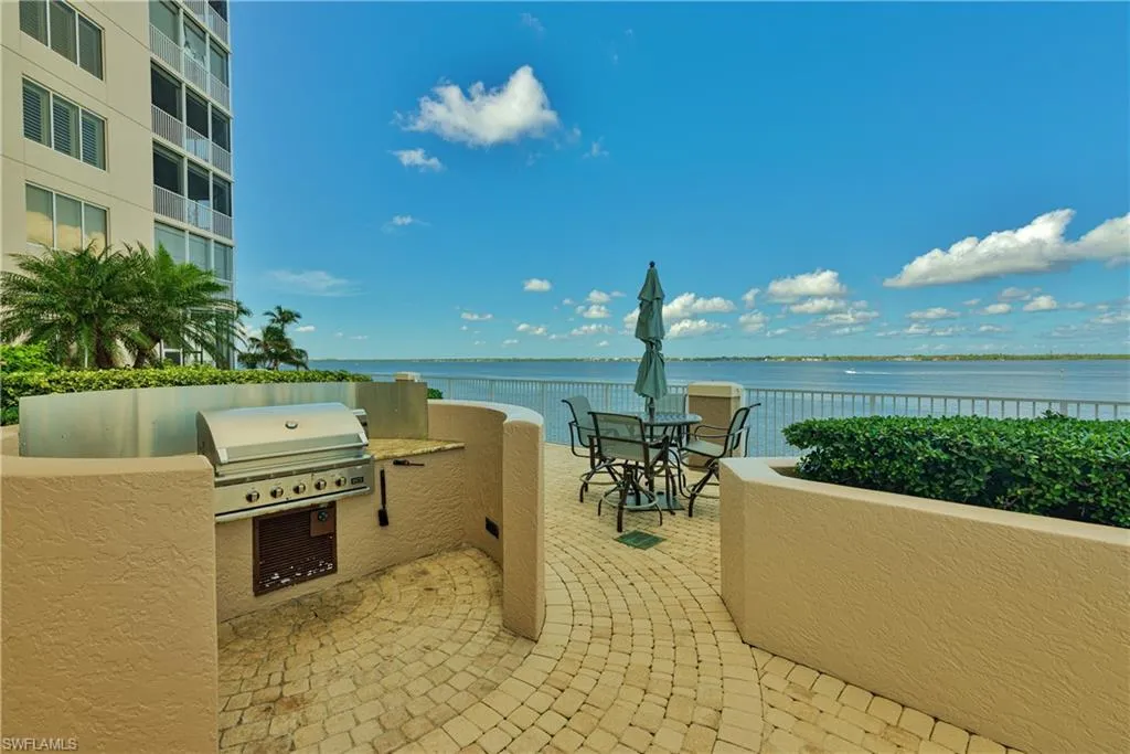 2104 FIRST ST, Fort Myers, FL 33901,224091357