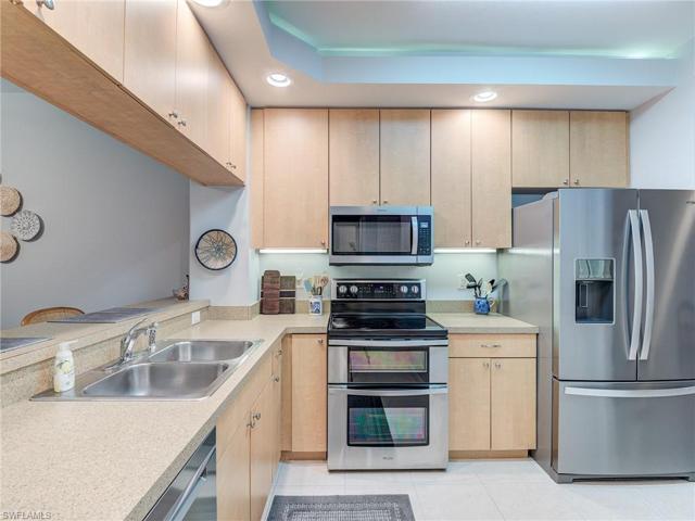 1101 Van Loon Commons CIR # 104, CAPE CORAL FL 33909