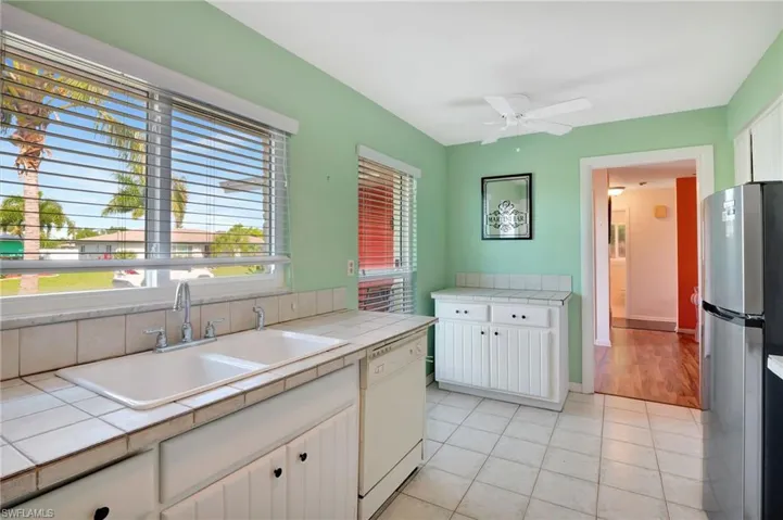 4411 SE 14th  PL, Cape Coral, FL 33904