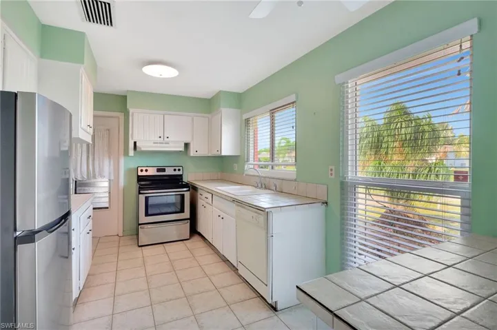 4411 SE 14th  PL, Cape Coral, FL 33904