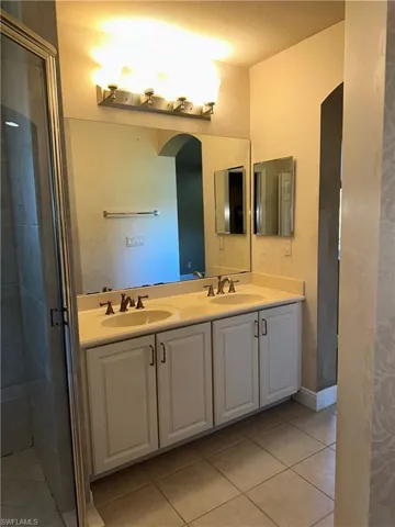 Primary bath