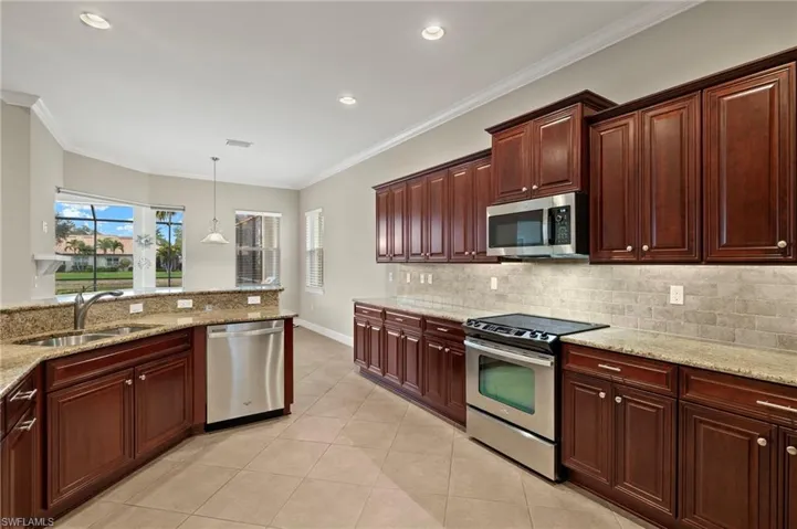 11108  Laughton  CIR, Fort Myers, FL 33913