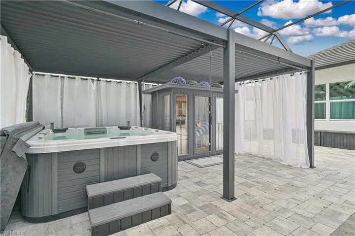 14421 Blue Bay Cir, Fort Myers, Florida 33913