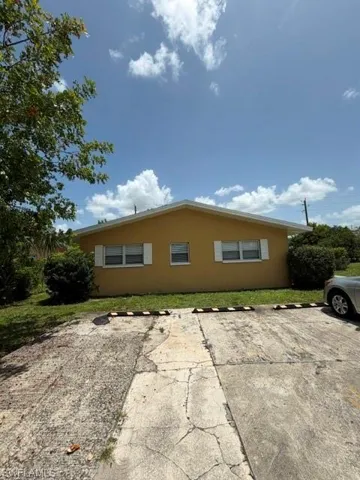 4319 Golden Gate Pkwy, Naples, Florida 34116