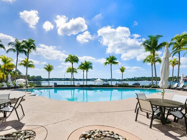 Mirasol's pool & spa