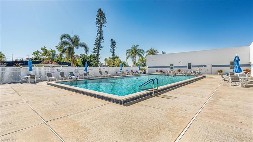 Spacious Pool and Sun Area