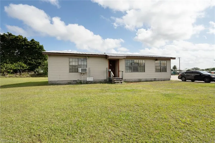 New Market W RD, Immokalee, FL 34142