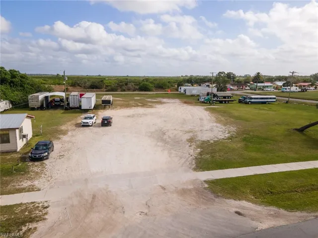 New Market W RD, Immokalee, FL 34142