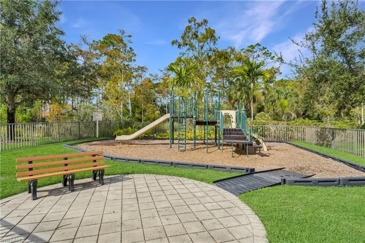 4272  Raffia Palm  CIR, Naples, FL 34119