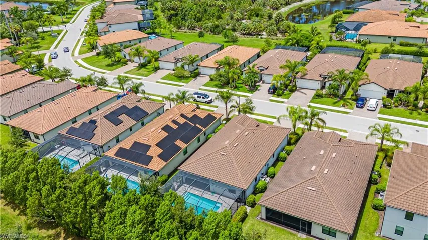 4272  Raffia Palm  CIR, Naples, FL 34119