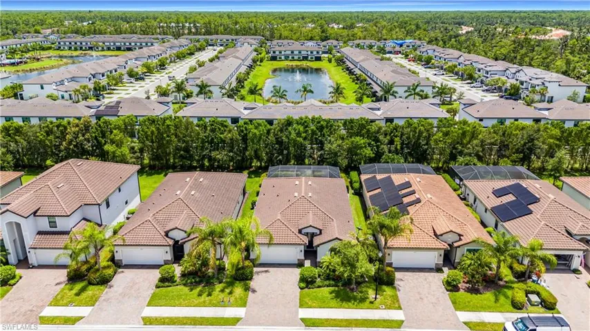 4272  Raffia Palm  CIR, Naples, FL 34119
