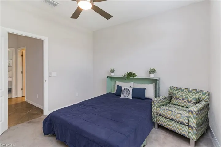 4272  Raffia Palm  CIR, Naples, FL 34119