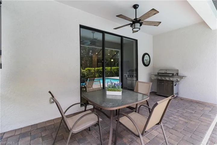 4272  Raffia Palm  CIR, Naples, FL 34119