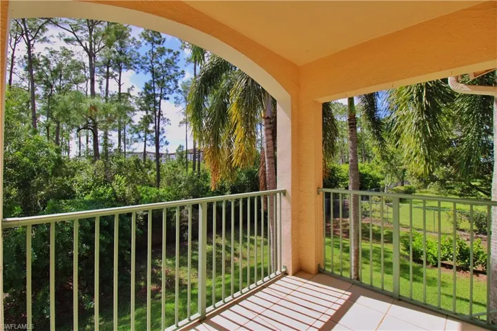 1160 Wildwood Lakes Blvd 208, Naples, Florida 34104