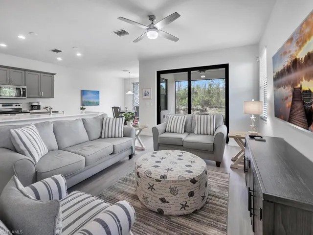 13078  Pembroke  DR, Naples, FL 34105